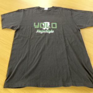 忍者スタイル YOLO Boy Tシャツ