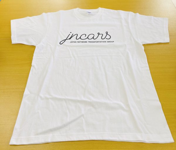 JNCARS 筆記体Tシャツ